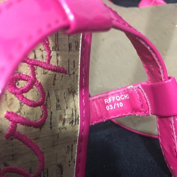 Aeropostale Pink T-thong Sandals - Picture 4 of 4